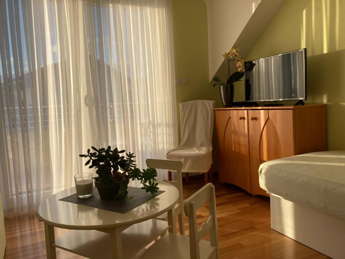 Natasha'S Garden House Apartamento Dol pri Ljubljani Exterior foto
